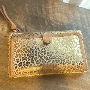 Consuella wallet!